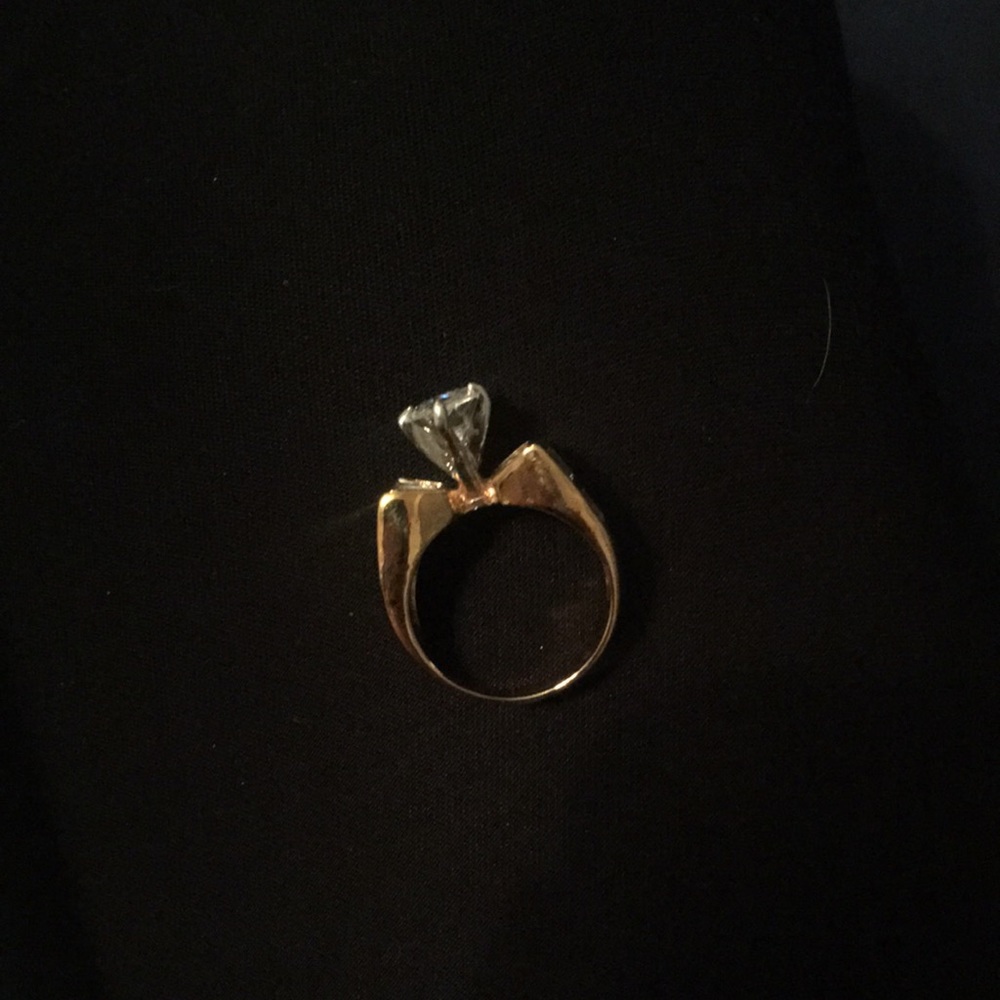 Gold ring - Picture 3 of 3